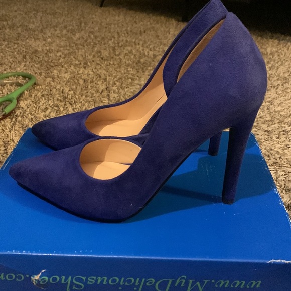 Slightly worn, 4 inch electric blue heels - Picture 2 of 3